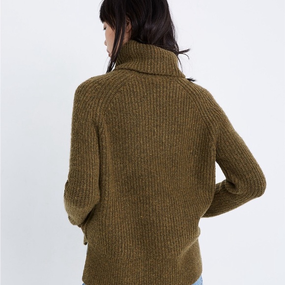 Madewell Mercer Turtleneck Sweater in Coziest Yarn - Picture 5 of 7
